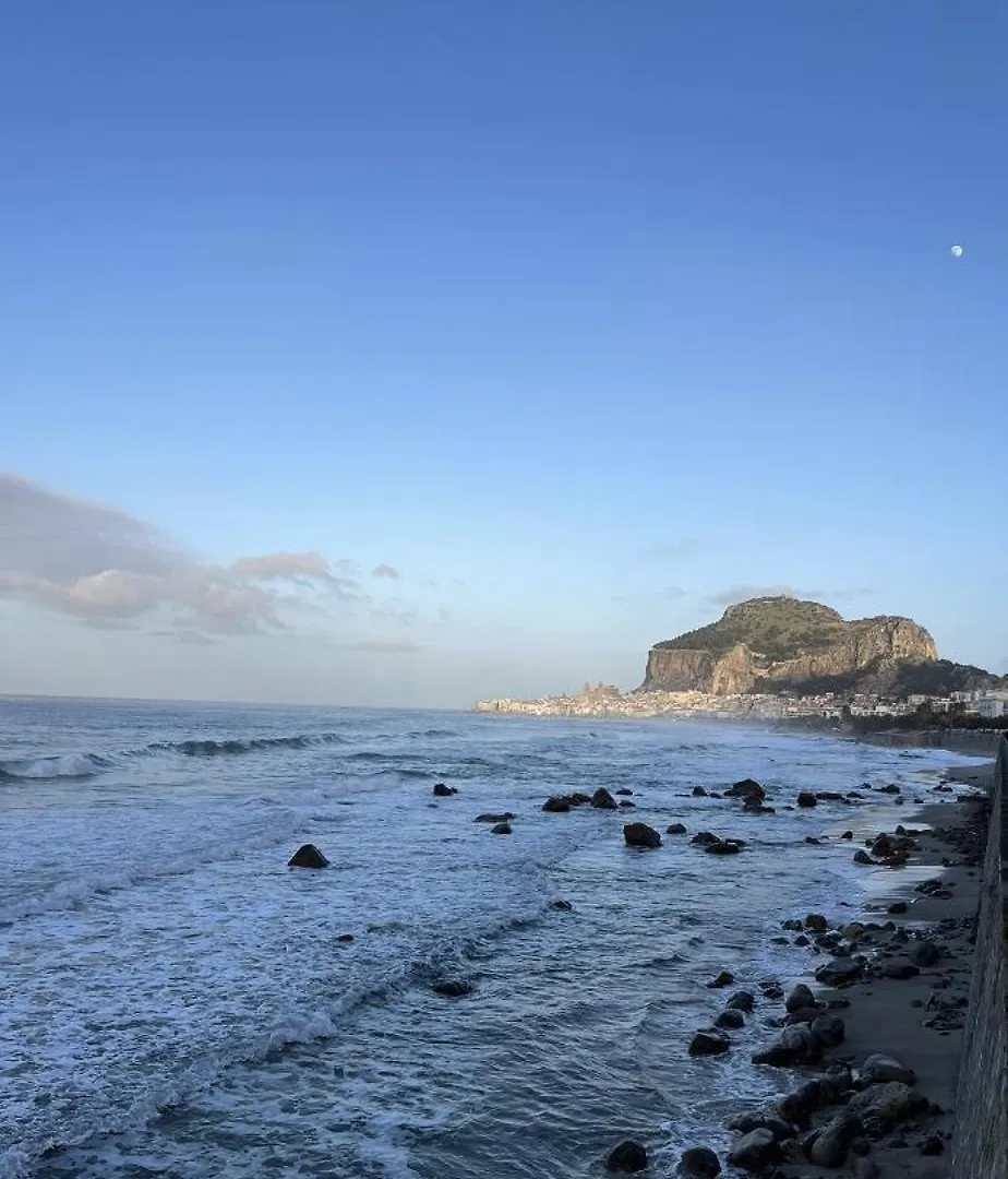 Smell Of The Sea Apartment Cefalu